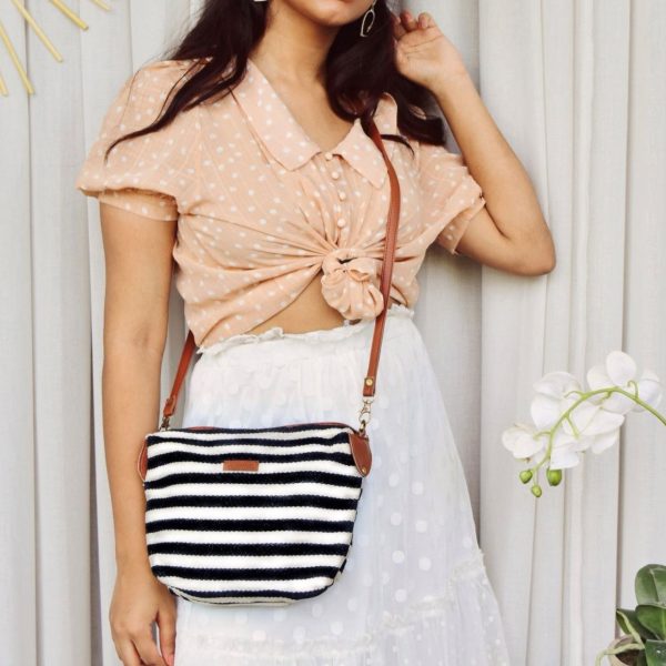 Beaded Canvas Shoulder Bag - Image 3