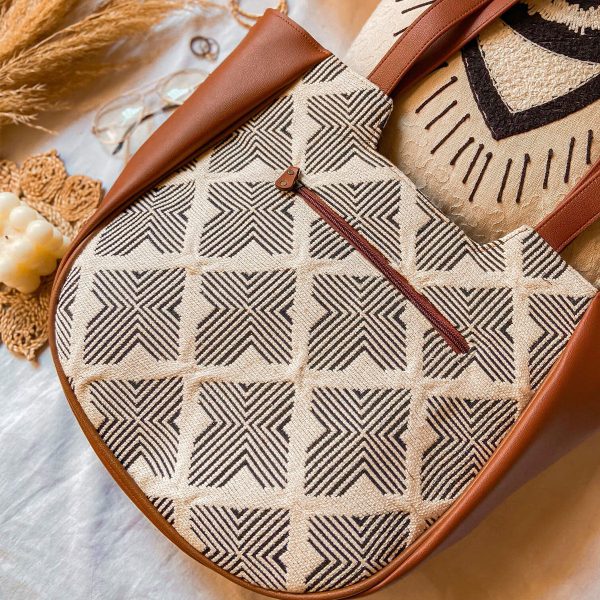 Straw & Leather Hybrid Tote - Image 3