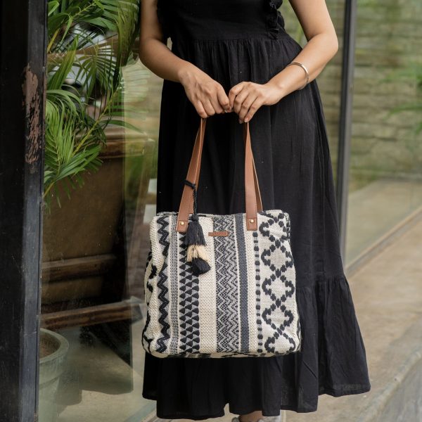 Canvas Utility Shoulder Bag - Image 5