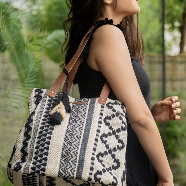 Canvas Utility Shoulder Bag - Image 4