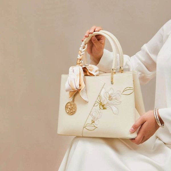 Velvet Quilted Messenger Tote - Image 4
