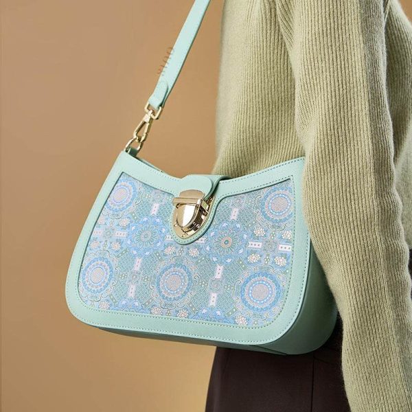 Straw Circle Crossbody - Image 4
