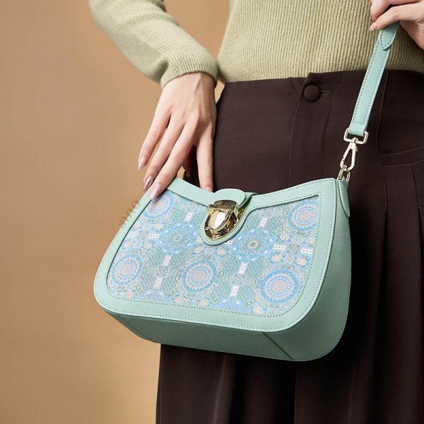 Straw Circle Crossbody - Image 2