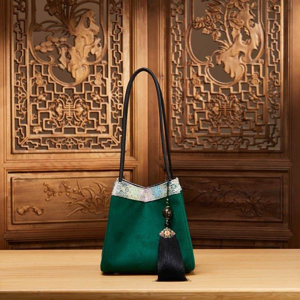 Embroidered Velvet Shoulder Bag - Image 4