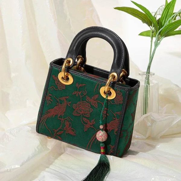 Smooth Leather Saddle Bag - Image 2